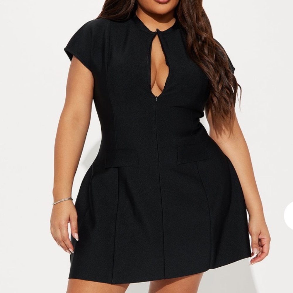 Stylish Black Mini Dress - Picture 1 of 2